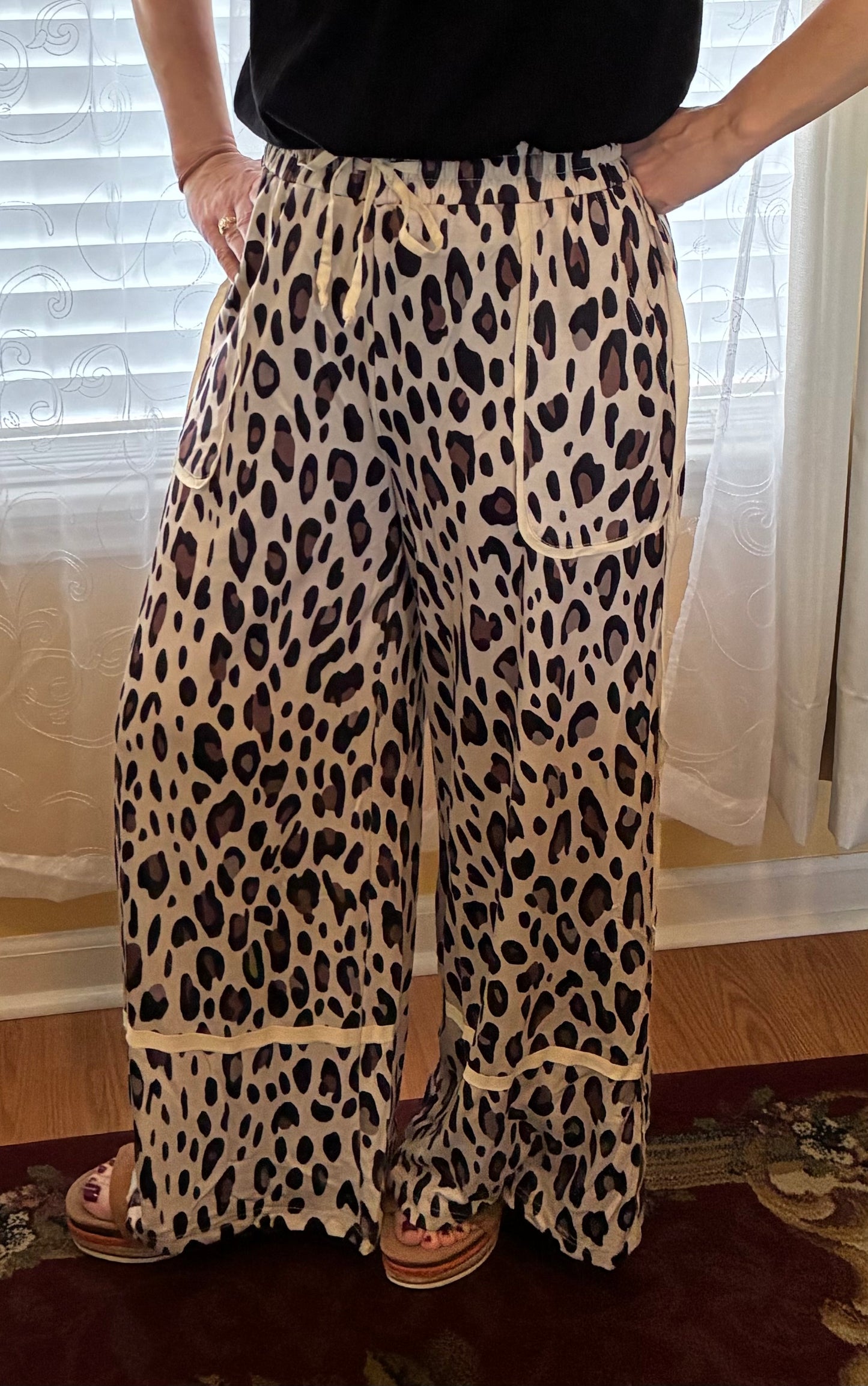 Leopard Wide Leg Cropped Pants