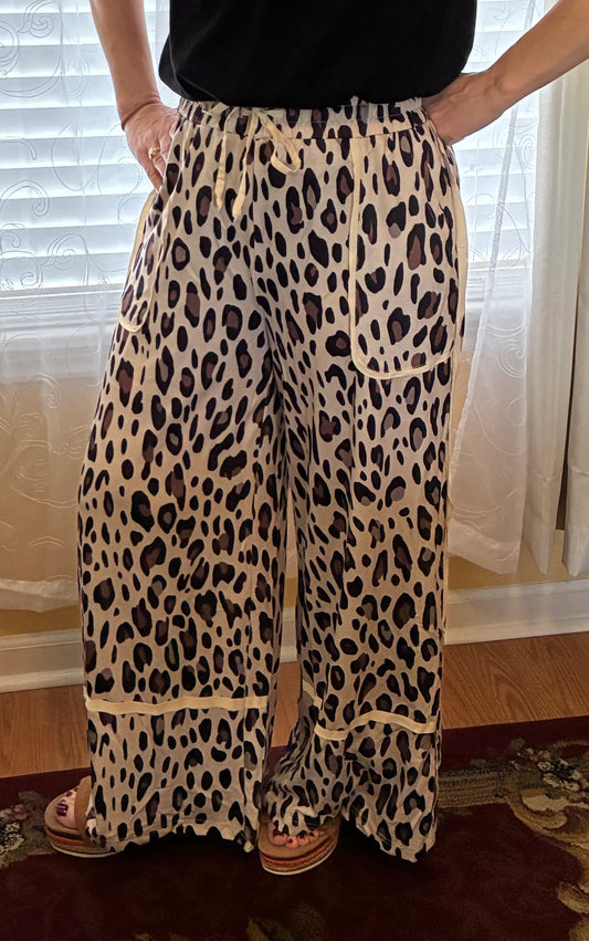 Leopard Wide Leg Cropped Pants