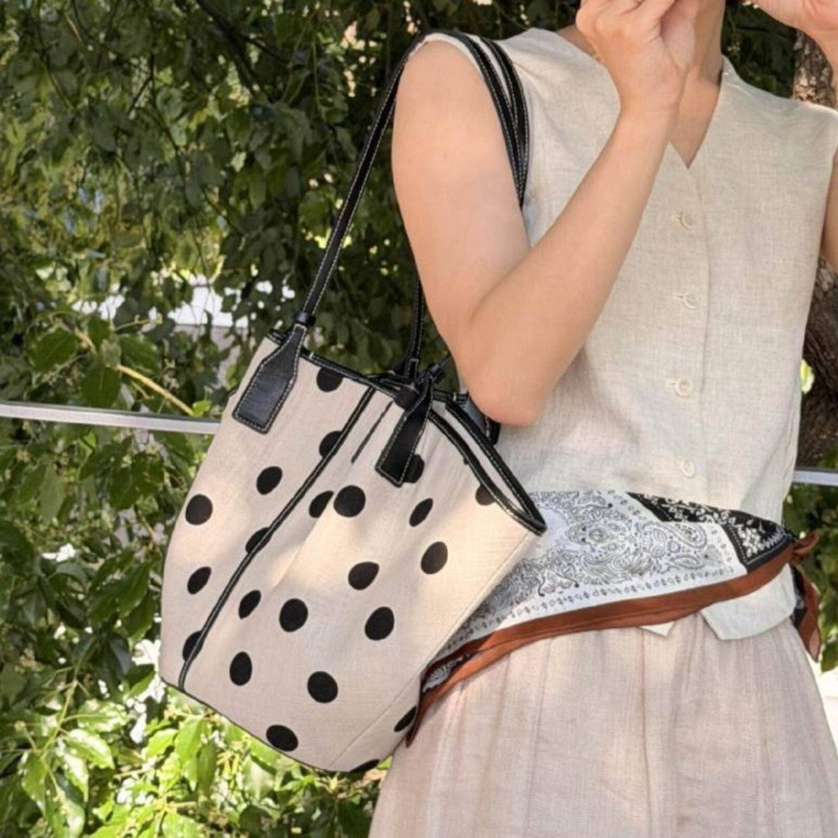 Polka Dot Linen Tote Bag Magnetic Snap Closure